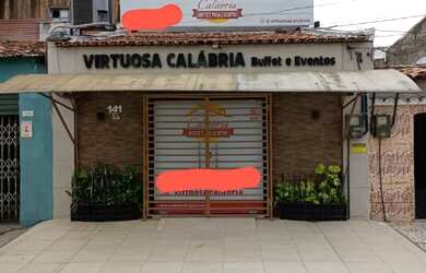 Imagem: A casa possui 2 Dormitórios, 2 Banheiros, 245m² de Área e