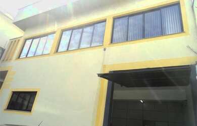 Imagem: O depósito possui 4 Vagas na garagem, 450m² de Área e está