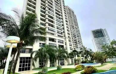 Imagem: O apartamento possui 4 Dormitórios, 5 Banheiros, 4 Vagas na