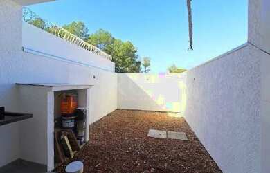 Imagem 8: Casa em Porto Alegre, no bairro Hípica, com 2 dormitório s , e 2 banheiros,...