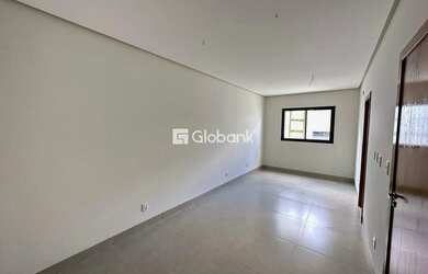 Imagem 8: Casa em Montes Claros, no bairro Ibituruna, à venda