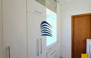 Imagem 5: Apartamento 4/4, transformado em 3/4, com sala ampliada, sendo duas suítes,...