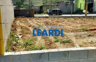 Imagem: O terreno à venda possui 940m² de Área e está localizado