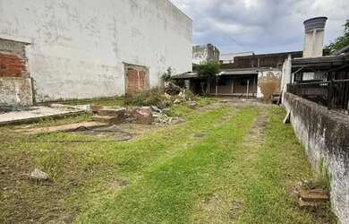 Imagem: O terreno possui 360m² de Área e está localizado em Parque