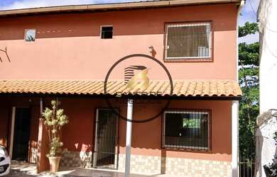 Imagem: A casa possui 2 Dormitórios, 2 Banheiros, 1 Vaga na garagem