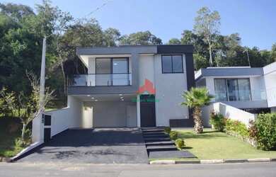 Imagem: A casa em condomínio possui 4 Dormitórios, 5 Banheiros, 4