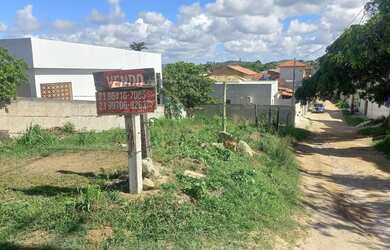 Imagem: O terreno à venda possui e está localizado em Morro do Milagre