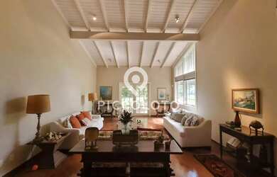 Imagem: A casa em condomínio possui 5 Dormitórios, 5 Banheiros, 5