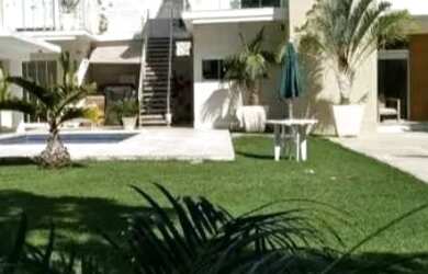 Imagem: A casa possui 4 Dormitórios, Acomodam 8 pessoas, 3 Vagas na