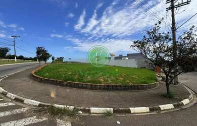 Imagem: O terreno possui 749m² de Área e está localizado em Porto