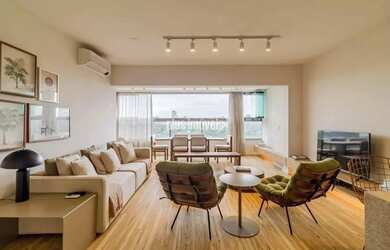 Imagem: O apartamento possui 1 Dormitório, 2 Banheiros, 1 Vaga na garagem