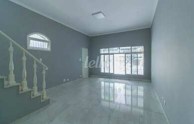 Imagem: O depósito possui 2 Vagas na garagem, 139m² de Área e está