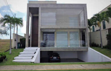 Imagem: A casa possui 4 Dormitórios e está localizado em Centro, Parnamirim