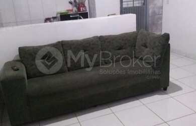 Imagem: A casa possui 2 Dormitórios, 1 Banheiro, 4 Vagas na garagem