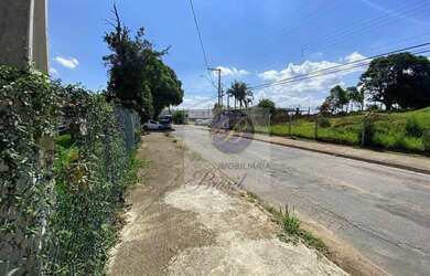 Imagem: O terreno à venda possui 3998m² de Área e está localizado