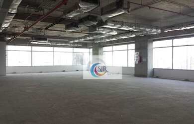 Imagem: O depósito possui 5 Vagas na garagem, 1.681m² de Área e