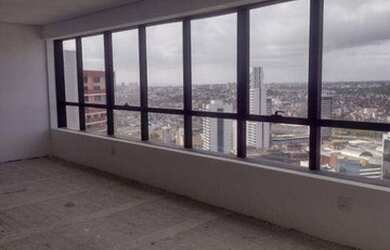 Imagem: O depósito possui 5 Vagas na garagem e 726m² de Área e está