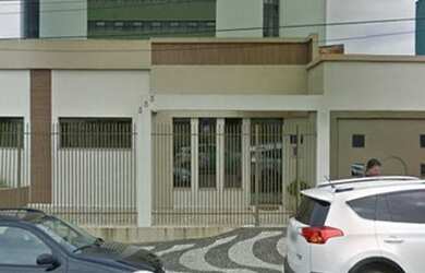 Imagem: A casa possui 5 Dormitórios, 3 Banheiros, 2 Vagas na garagem