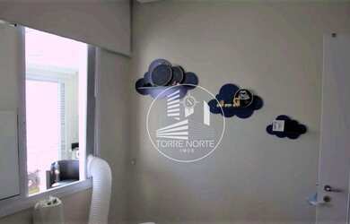 Imagem 9: Apartamento em andar alto com vista livre, varanda gourmet envidraçada, armários planejado