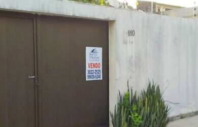 Imagem: A casa possui 2 Dormitórios, 3 Banheiros, 2 Vagas na garagem