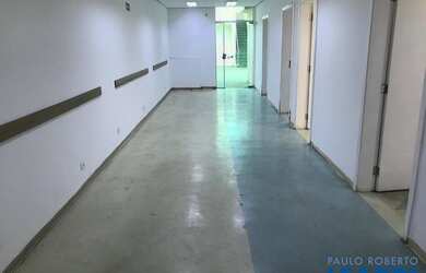 Imagem: O depósito possui 4 Vagas na garagem e 504m² de Área e está