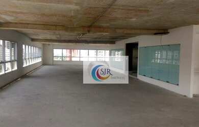 Imagem: O depósito possui 5 Vagas na garagem, 354m² de Área e Imóvel