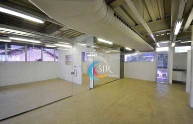 Imagem: O depósito possui 5 Vagas na garagem, 1.970m² de Área e