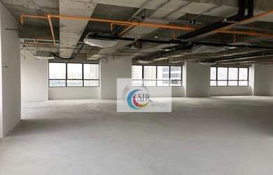 Imagem: O depósito possui 5 Vagas na garagem, 440m² de Área e está