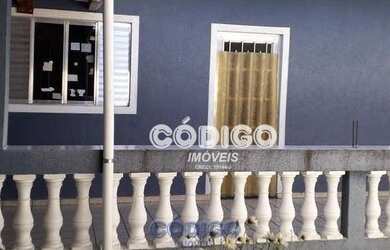 Imagem: A casa possui 4 Dormitórios, 3 Banheiros, 3 Vagas na garagem