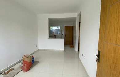 Imagem: A casa possui 2 Dormitórios, 2 Banheiros, 2 Vagas na garagem