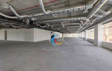 Imagem: O depósito possui 5 Vagas na garagem, 2.220m² de Área e