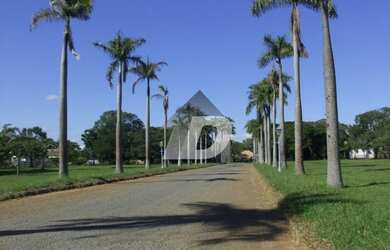 Imagem: O terreno possui 2.757m² de Área e está localizado em Vila