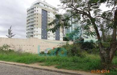 Imagem: O terreno possui 960m² de Área e está localizado em Glória