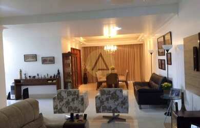 Imagem: A casa em condomínio possui 4 Dormitórios, 5 Banheiros, 2