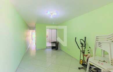 Imagem: A casa possui 3 Dormitórios, 3 Banheiros, 3 Vagas na garagem