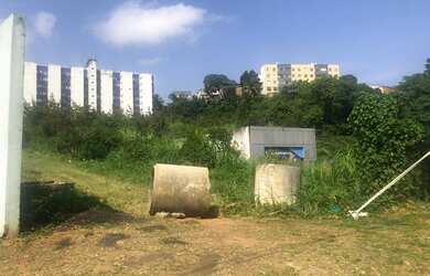 Imagem: O terreno e está localizado em Barbalho, Salvador à venda