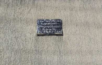 Imagem: A casa possui 2 Dormitórios, 1 Banheiro, 5 Vagas na garagem