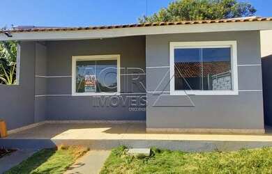 Imagem: A casa possui 2 Dormitórios, 1 Banheiro, 1 Vaga na garagem