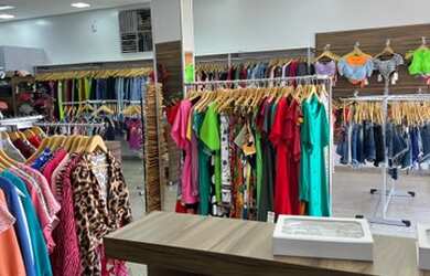 Imagem: O depósito possui 3 Vagas na garagem, 120m² de Área e está