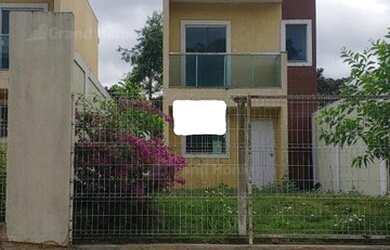 Imagem: A casa possui 2 Dormitórios, 2 Banheiros, 2 Vagas na garagem