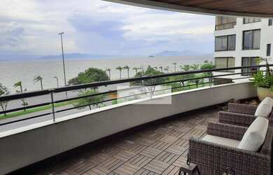 Imagem: O apartamento possui 4 Dormitórios, 5 Banheiros, 4 Vagas na