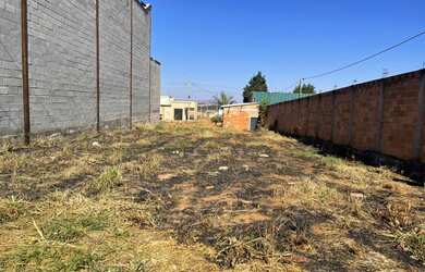 Imagem: O terreno está localizado em Senador Canedo, GO à venda por