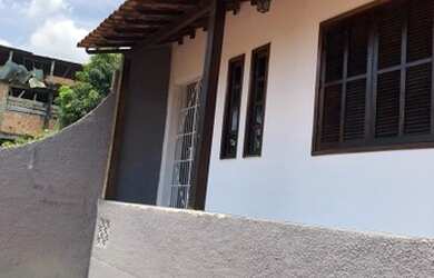 Imagem: A casa em condomínio possui 3 Dormitórios, 2 Banheiros, 3