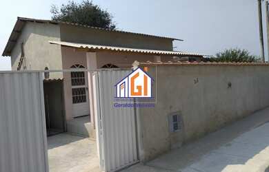 Imagem: A casa possui 2 Dormitórios, 1 Banheiro, 1 Vaga na garagem