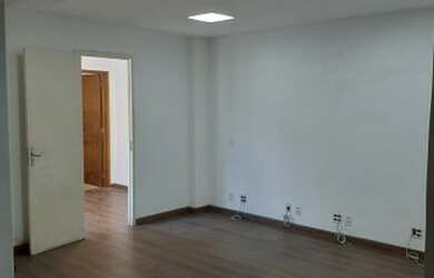 Imagem: O depósito possui 2 Vagas na garagem, 100m² de Área e está