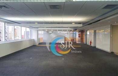 Imagem: O depósito possui 5 Vagas na garagem, 1.152m² de Área e