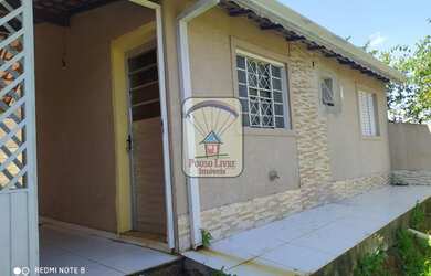 Imagem: A casa possui 2 Dormitórios, 1 Banheiro, 5 Vagas na garagem