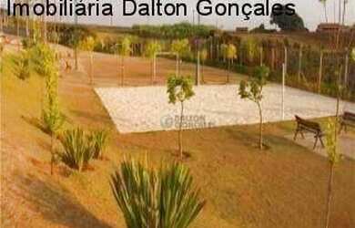 Imagem: A casa em condomínio possui 3 Dormitórios, 4 Banheiros, 2