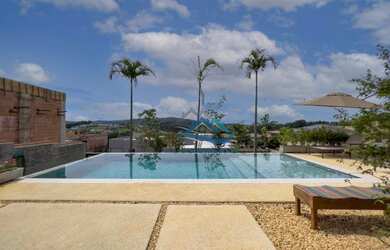 Imagem: A casa em condomínio possui 3 Dormitórios, 3 Banheiros, 4