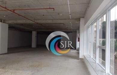 Imagem: O depósito possui 2 Vagas na garagem e 200m² de Área e está